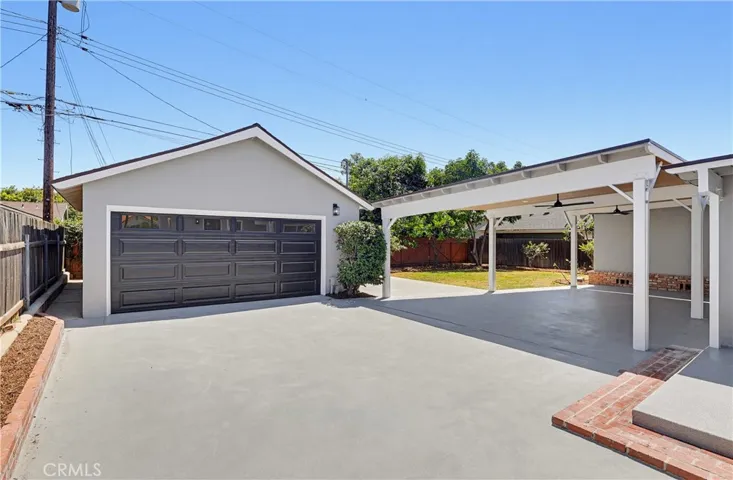 Detached 2 car garage