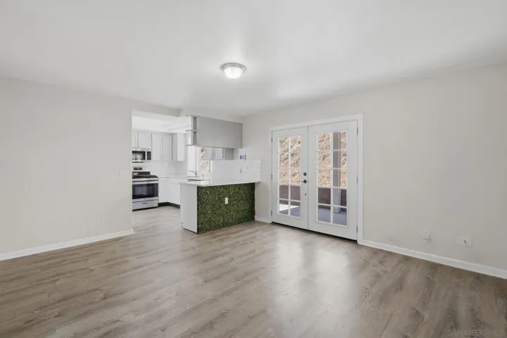 4883 Jarrett, San Diego, California 92113