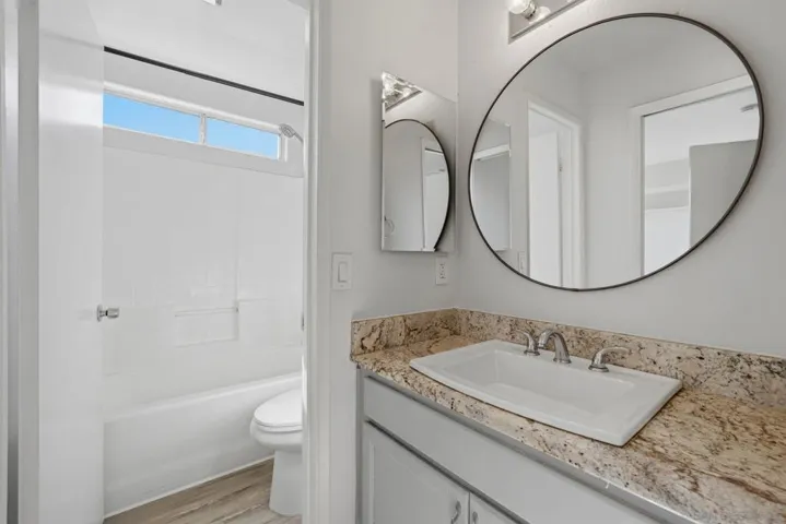 4883 Jarrett, San Diego, California 92113