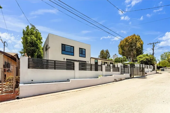 5046 Cerrillos Drive, Woodland Hills, California 91364