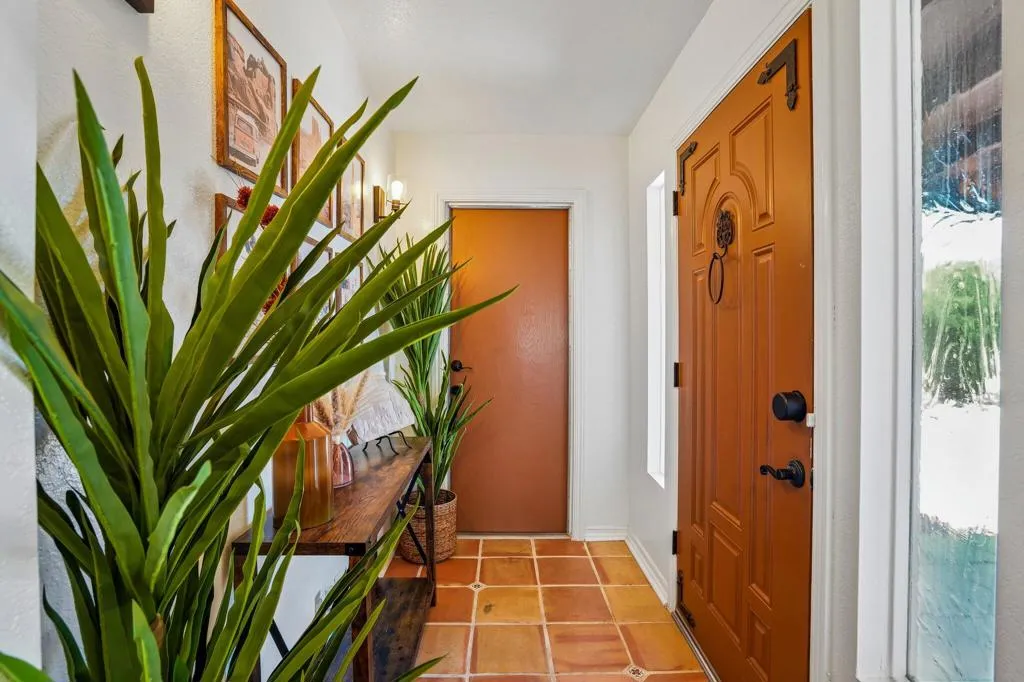 6-web-or-mls-Warren Vista Ave-S1706-006