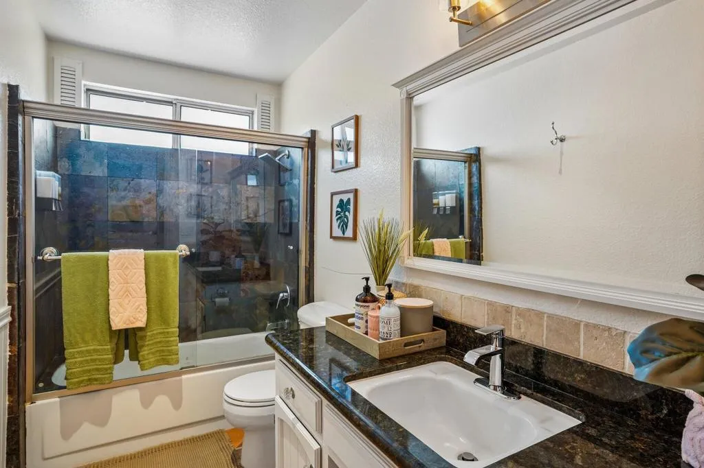 20-web-or-mls-Warren Vista Ave-S1706-020