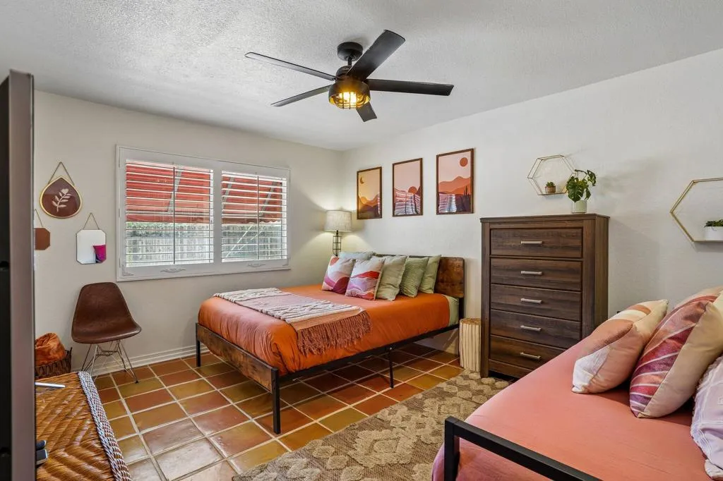 17-web-or-mls-Warren Vista Ave-S1706-017