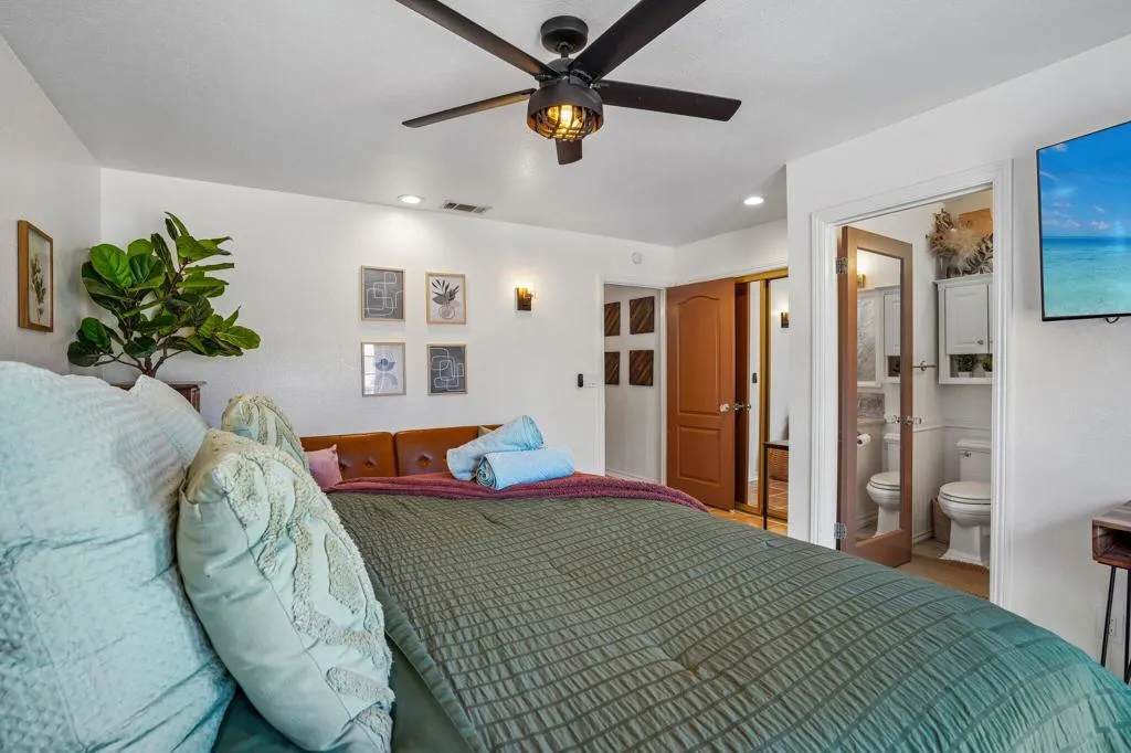 23-web-or-mls-Warren Vista Ave-S1706-023
