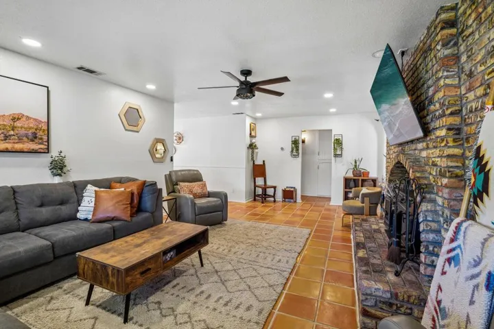 10-web-or-mls-Warren Vista Ave-S1706-010