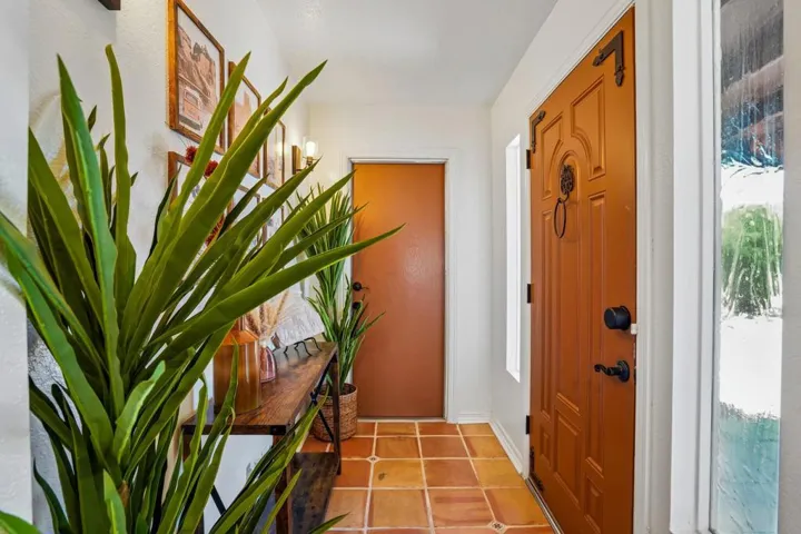 6-web-or-mls-Warren Vista Ave-S1706-006