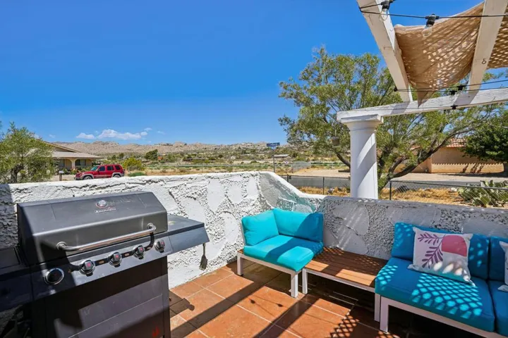 26-web-or-mls-Warren Vista Ave-S1706-026