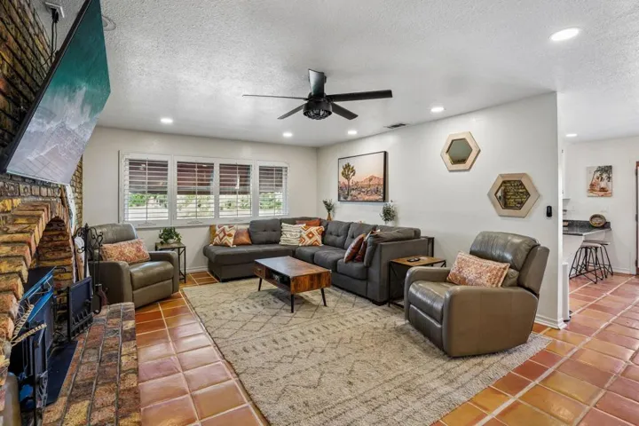 8-web-or-mls-Warren Vista Ave-S1706-008