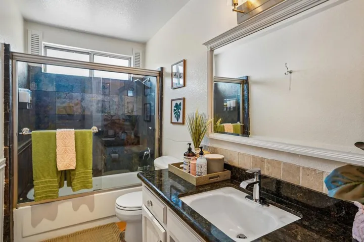 20-web-or-mls-Warren Vista Ave-S1706-020