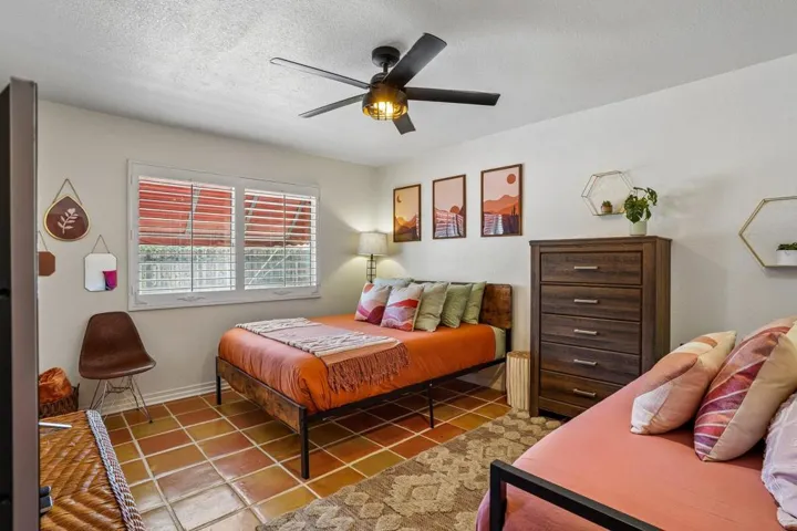 17-web-or-mls-Warren Vista Ave-S1706-017