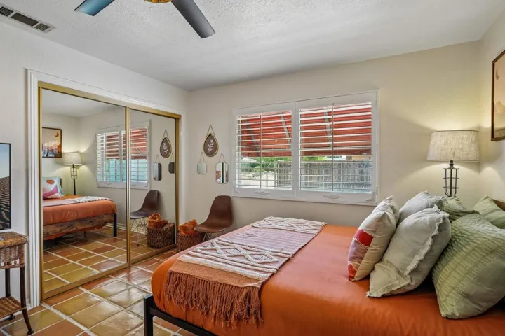 19-web-or-mls-Warren Vista Ave-S1706-019