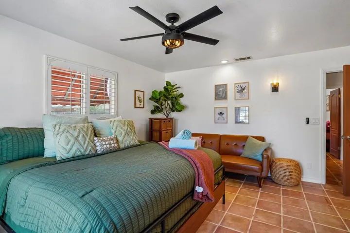 22-web-or-mls-Warren Vista Ave-S1706-022