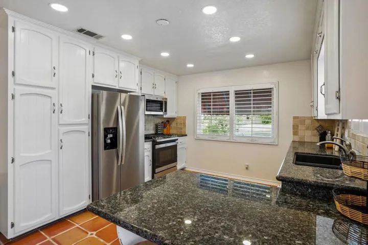 14-web-or-mls-Warren Vista Ave-S1706-014