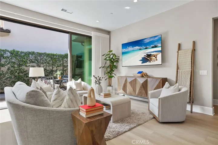 130 Donati, Irvine, California 92602