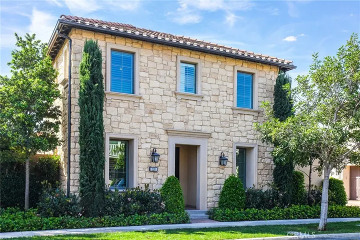 130 Donati, Irvine, California 92602