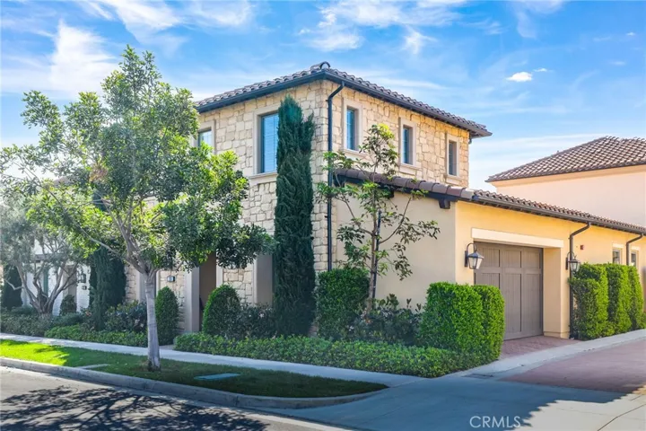 130 Donati, Irvine, California 92602