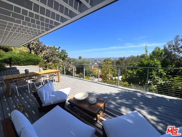 8376 Hollywood Boulevard, Los Angeles, California 90069