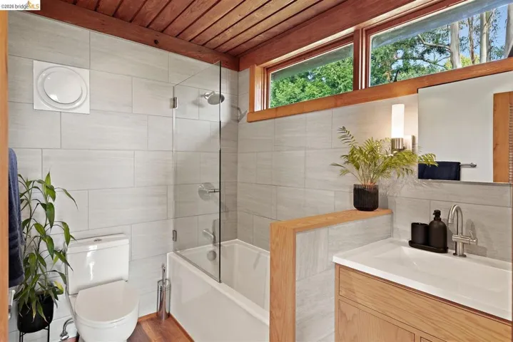 1357 Glendale Ave, Berkeley, California 94708