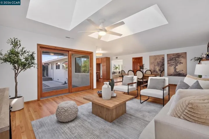 827 Wilmore Ave, Concord, California 94518-2218
