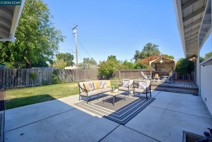 827 Wilmore Ave, Concord, California 94518-2218