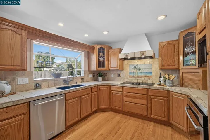 827 Wilmore Ave, Concord, California 94518-2218