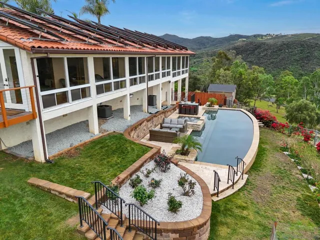 29509 Hoxie Ranch Rd, Vista, California 92084