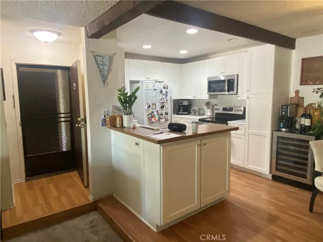 21372 Brookhurst 725, Huntington Beach, California 92646
