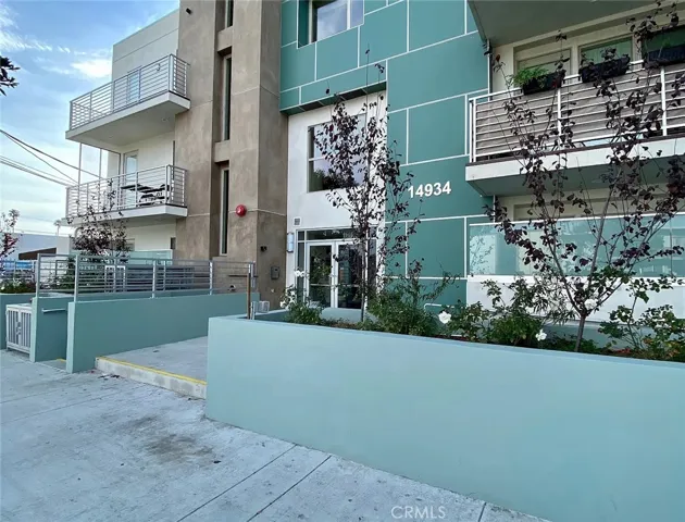 14934 Burbank Boulevard 202, Sherman Oaks, California 91411