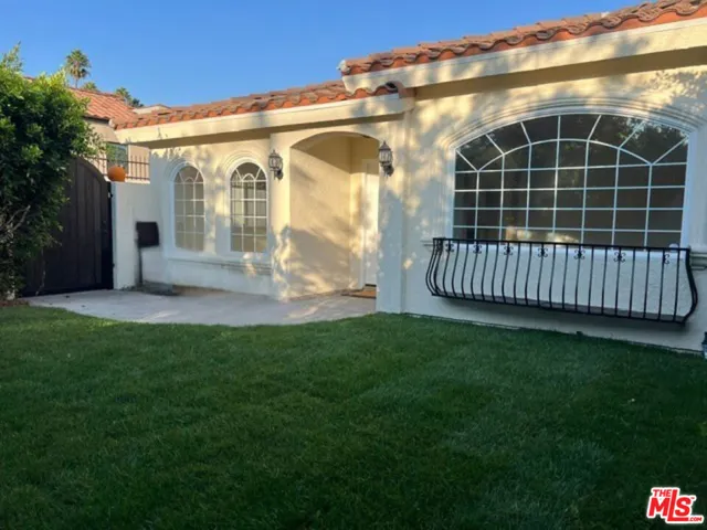 712 N Vista Street, Los Angeles, California 90046