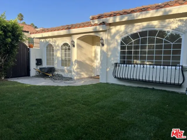 712 N Vista Street, Los Angeles, California 90046