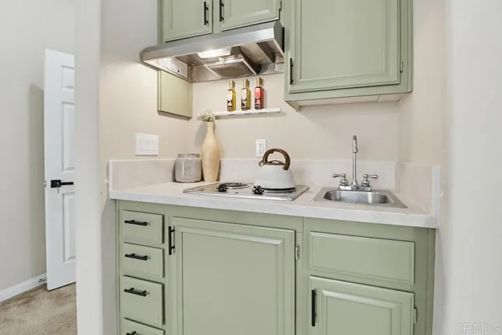 Executive office with separate entrance 1 bed/1Bth living room & studio kitchen or Rental Income