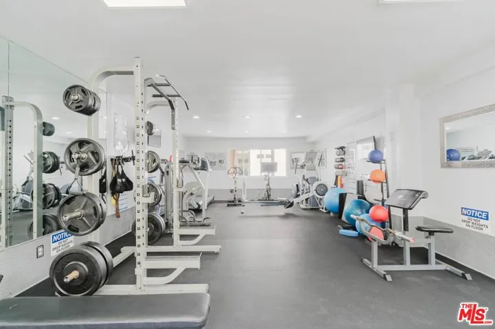 2721 2nd Street 111, Santa Monica, California 90405