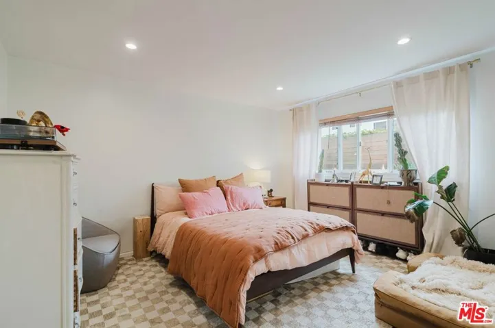 2721 2nd Street 111, Santa Monica, California 90405