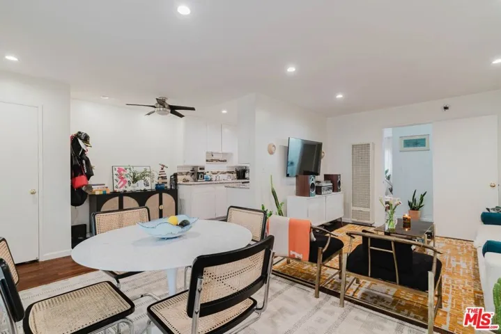 2721 2nd Street 111, Santa Monica, California 90405