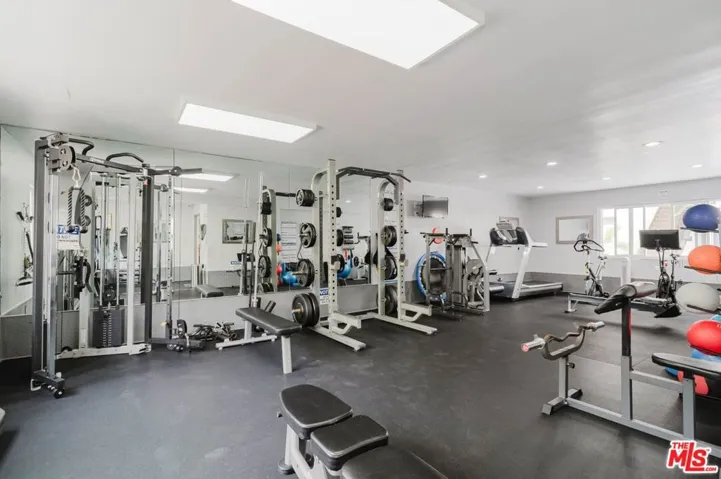 2721 2nd Street 111, Santa Monica, California 90405