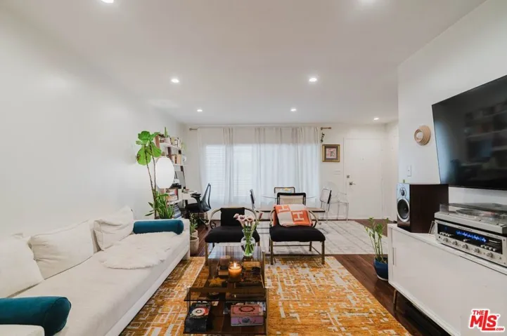2721 2nd Street 111, Santa Monica, California 90405