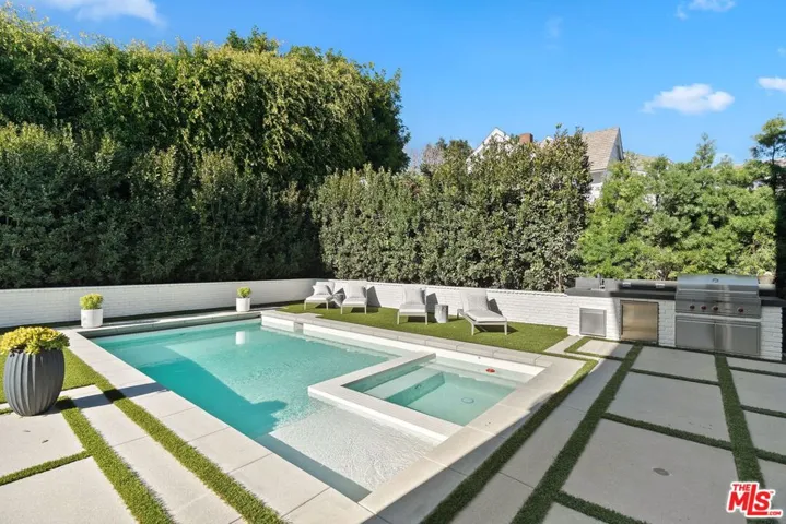 1675 San Remo Drive, Pacific Palisades, California 90272