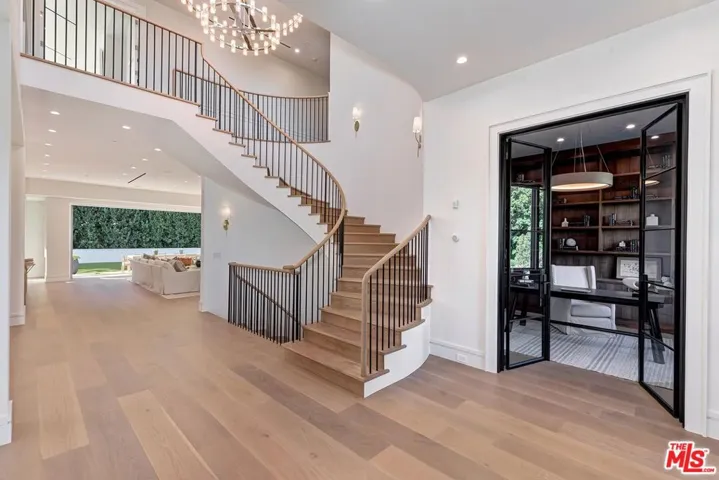 1675 San Remo Drive, Pacific Palisades, California 90272