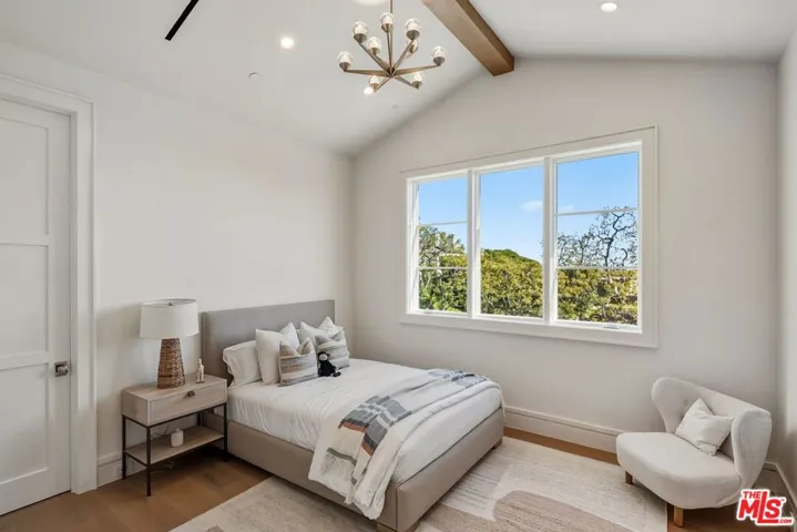 1675 San Remo Drive, Pacific Palisades, California 90272
