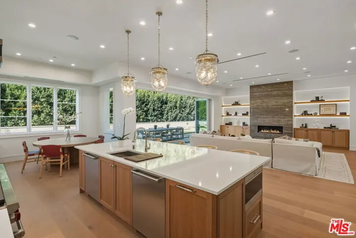 1675 San Remo Drive, Pacific Palisades, California 90272