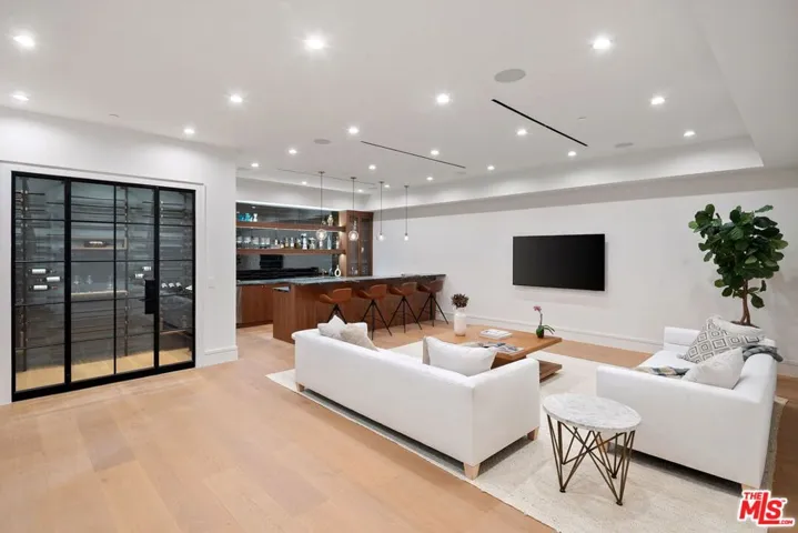 1675 San Remo Drive, Pacific Palisades, California 90272