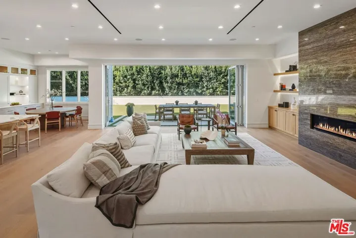 1675 San Remo Drive, Pacific Palisades, California 90272