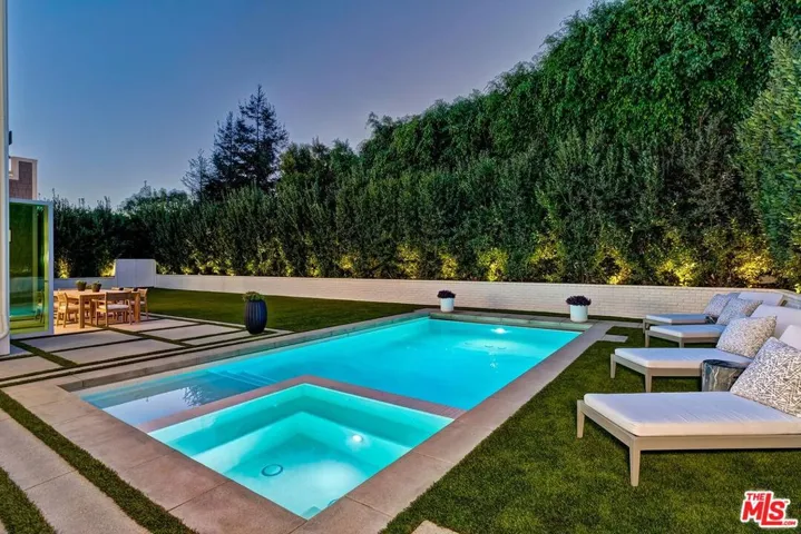 1675 San Remo Drive, Pacific Palisades, California 90272