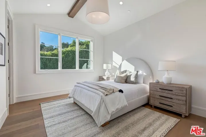 1675 San Remo Drive, Pacific Palisades, California 90272