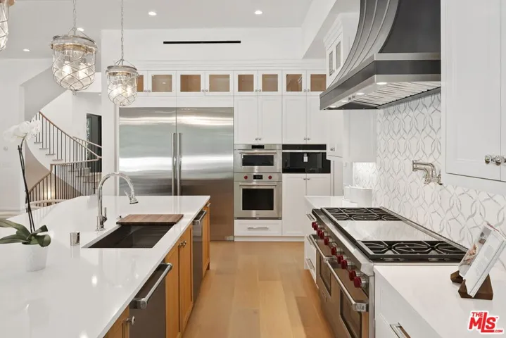 1675 San Remo Drive, Pacific Palisades, California 90272