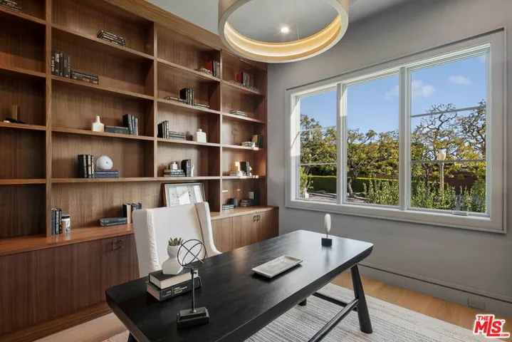 1675 San Remo Drive, Pacific Palisades, California 90272