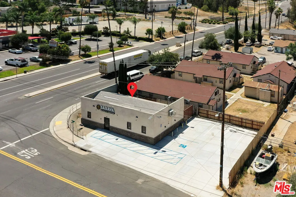 451 Iowa Avenue, Riverside, California 92507 — photo 5