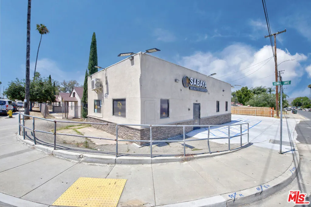 451 Iowa Avenue, Riverside, California 92507 — photo 4
