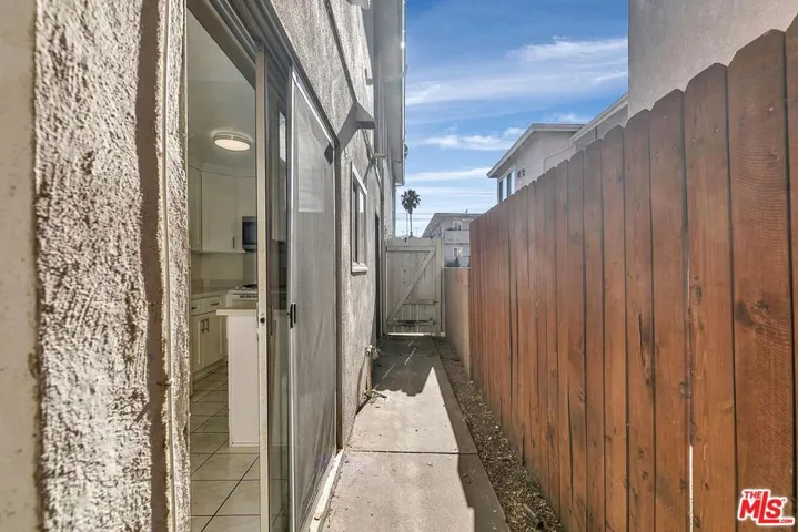 5524 Elmer Avenue 3, North Hollywood, California 91601