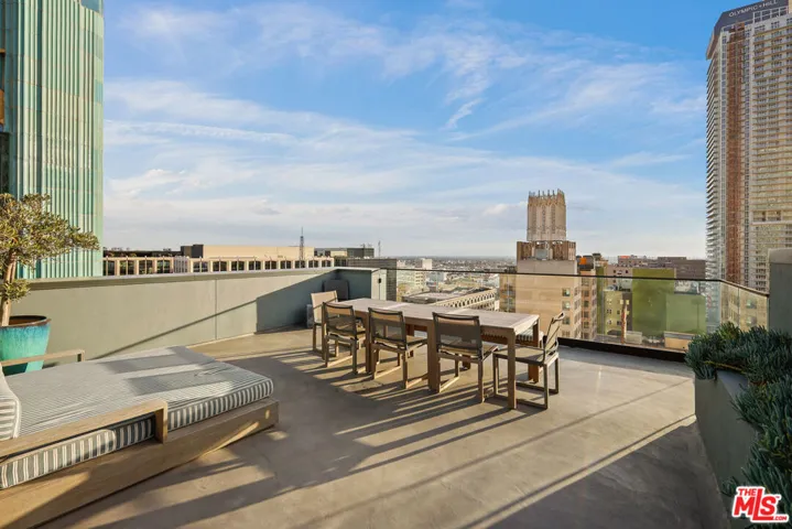 849 S Broadway M9, Los Angeles, California 90014